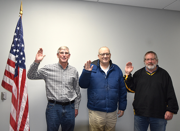 Council passes third reading of garbage ordinance change during final meeting of 2023 | News, Sports, Jobs - Vimarsana News